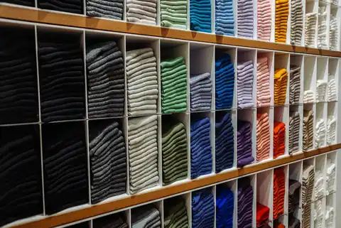 Camisetas e malhas de algodão de alta densidade confeccionadas na fábrica DEXOMAI